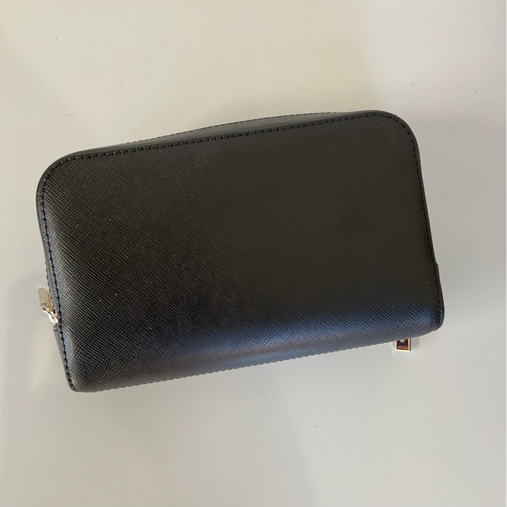 Kate Spade NWOT Dual Zip Around Crossbody. - Picture 3 of 5